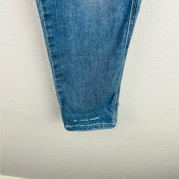 CLOSED Pedal Pusher High Waist Slim Blue Jeans - Picture 4 of 10